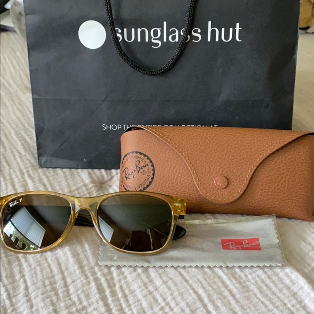 New Rayban Wayfarer Sunglasses